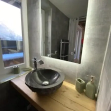 With Balcon Center Apartment